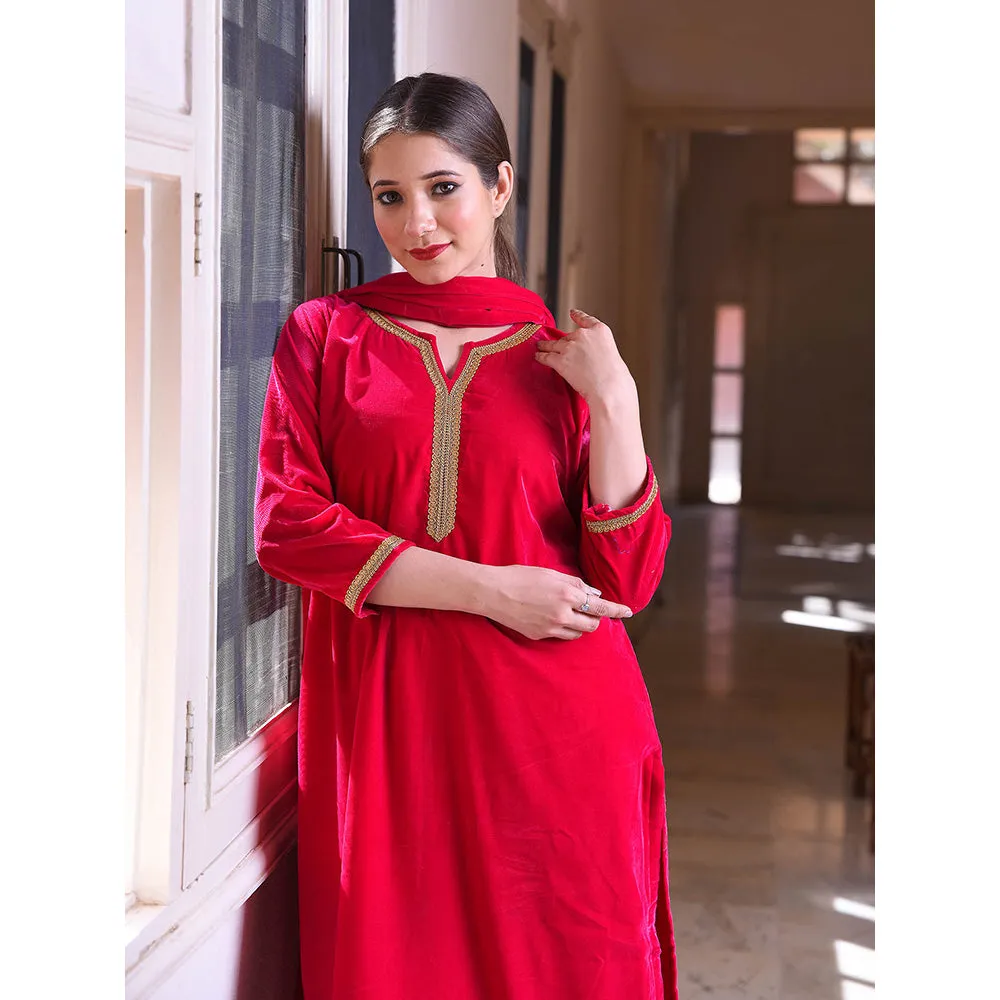 DIMPLE DESIGN STUDIO Rani Gold Velvet (Set of 3)