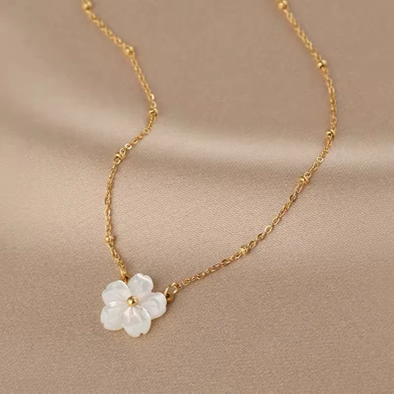 Minimalist White Shell Flower Necklace