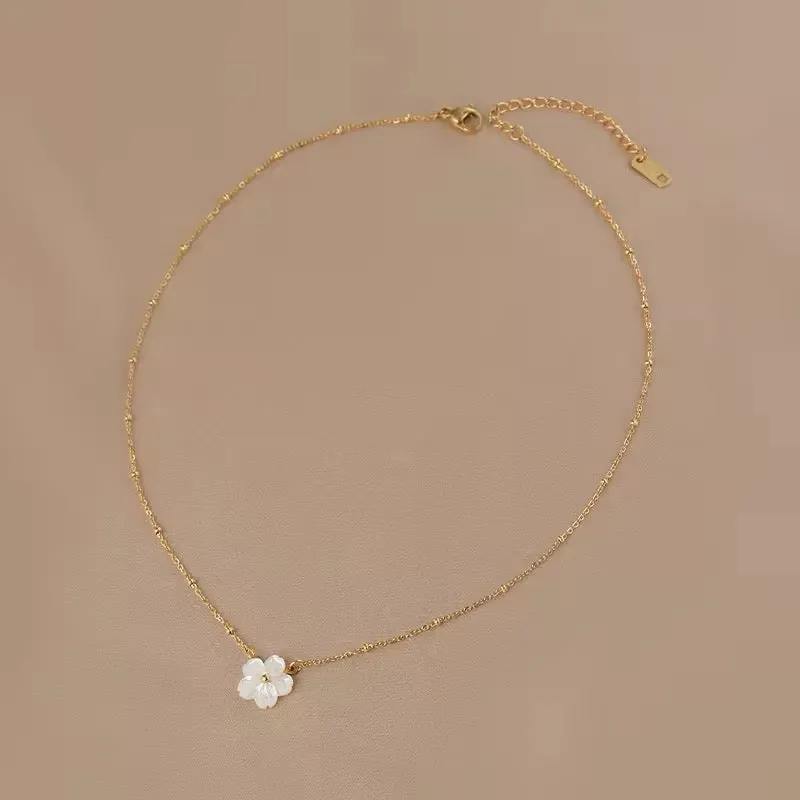 Minimalist White Shell Flower Necklace
