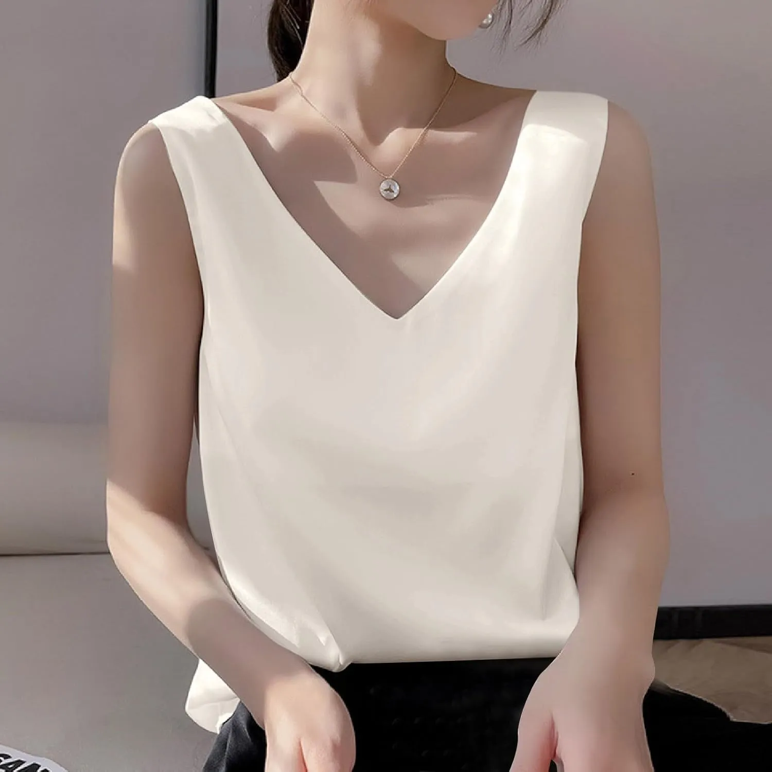 Summer V Neck Tank Tops for Women Silk Satin Summer Sleeveless Camisole Straps Top Womens Tops Dressy Casual